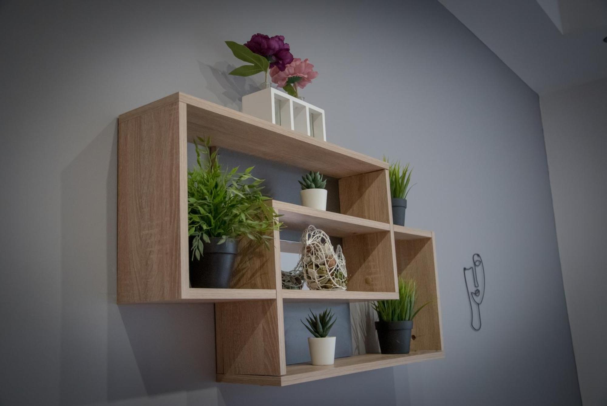 Lovely Central Apartment With Free Parking, Koezponthoz Koezeli 3 Szobas Lakas ジュール エクステリア 写真